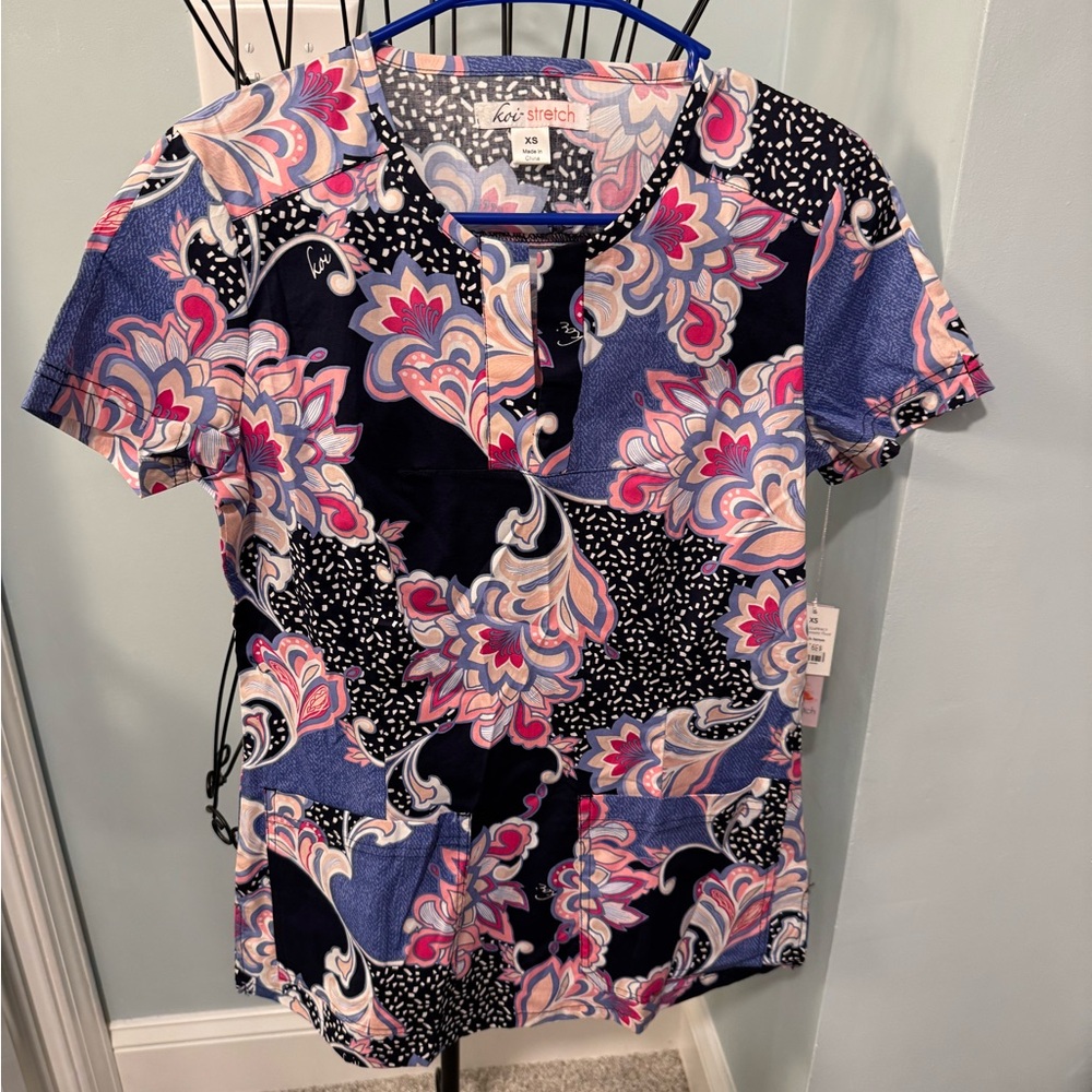 Koi Romantic Floral Stretch Tanya Extra Small XS Women’s scrub top Blue Pink